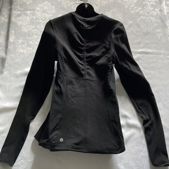 Lululemon long sleeve top extra soft material reversible black/black grey Sz S - Picture 8 of 9